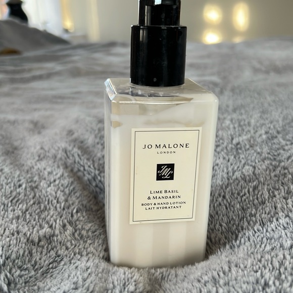 Jo Malone lotion - lime basil and mandarin - Picture 1 of 3